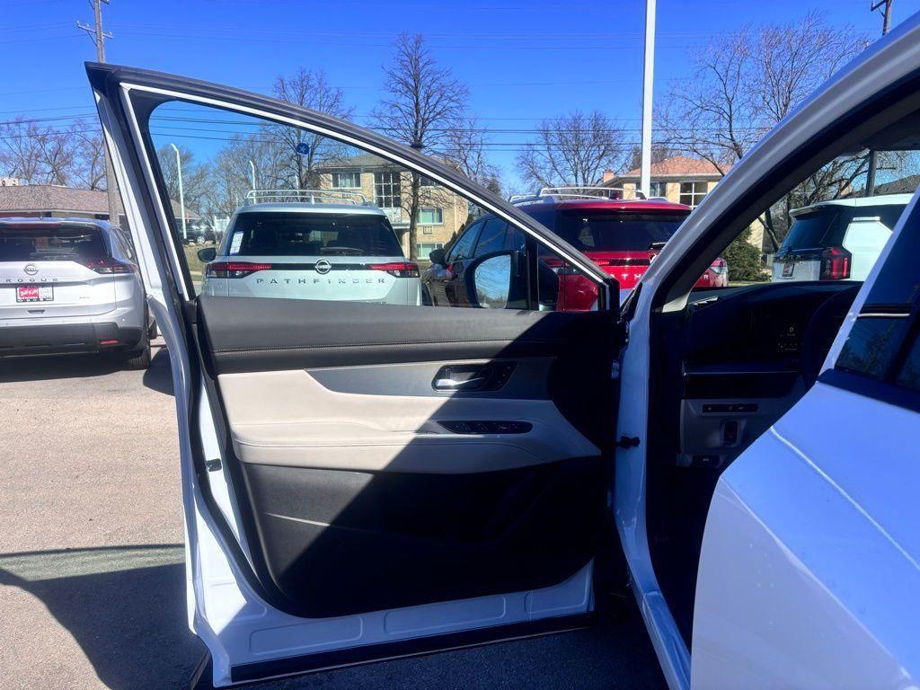 new 2025 Nissan Murano car, priced at $36,756