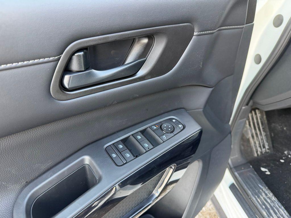 new 2026 Nissan Pathfinder car, priced at $37,252