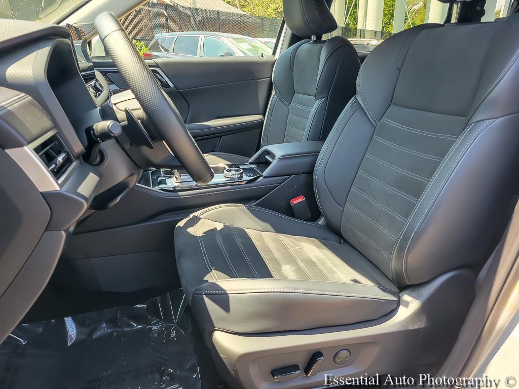 used 2025 Mitsubishi Outlander car, priced at $28,059