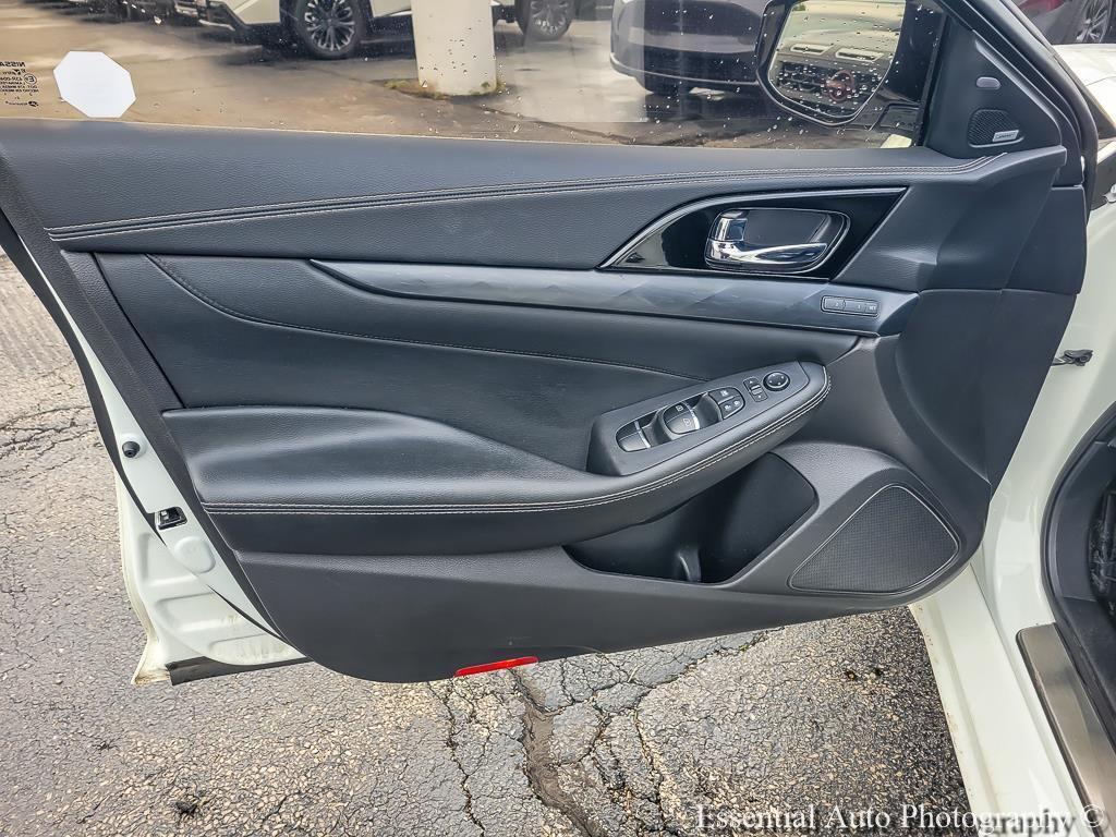 used 2023 Nissan Maxima car, priced at $30,899