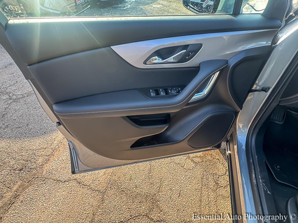 used 2025 Chevrolet Blazer car, priced at $29,995