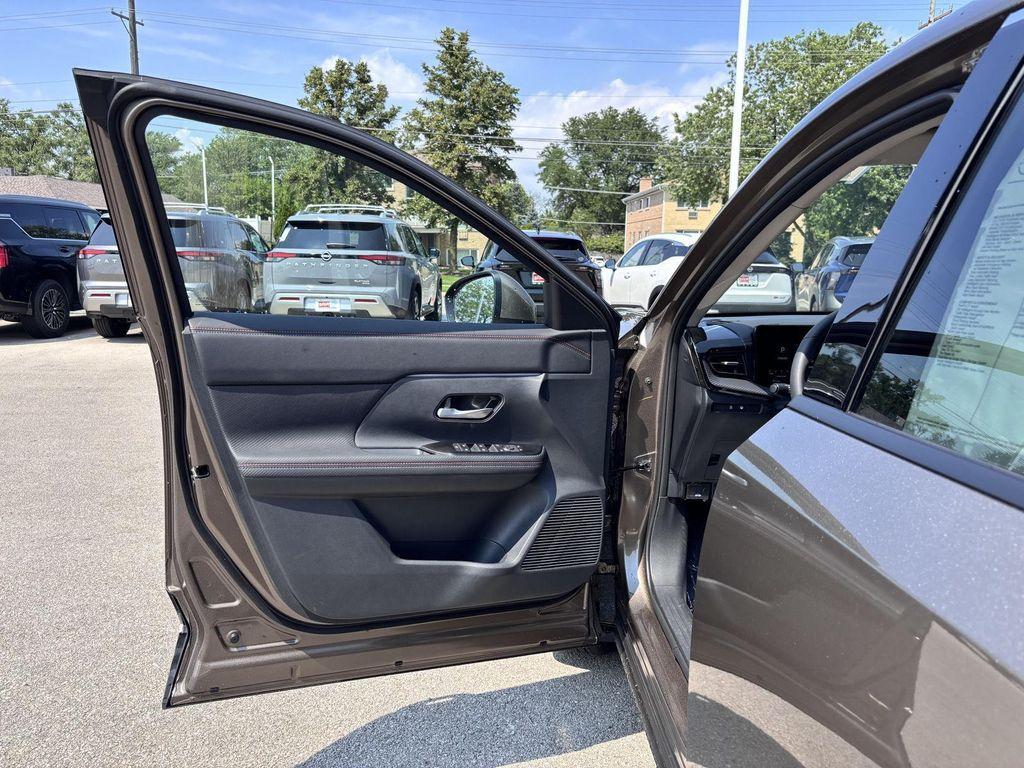 new 2025 Nissan Kicks car, priced at $25,911