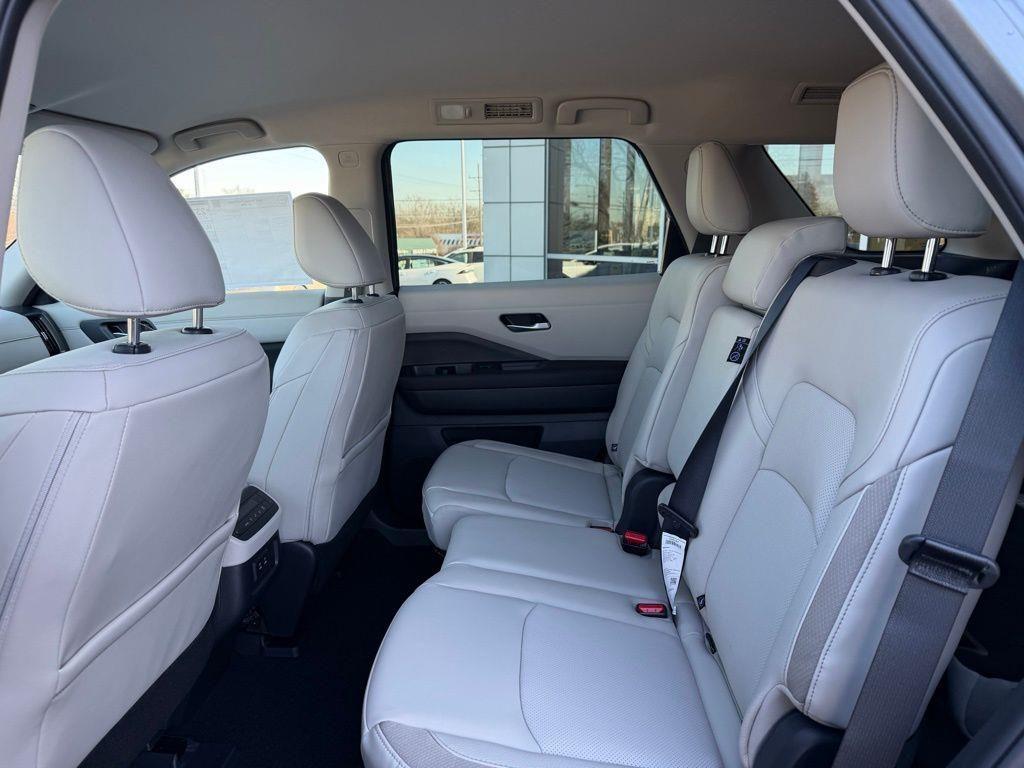new 2026 Nissan Pathfinder car, priced at $40,995