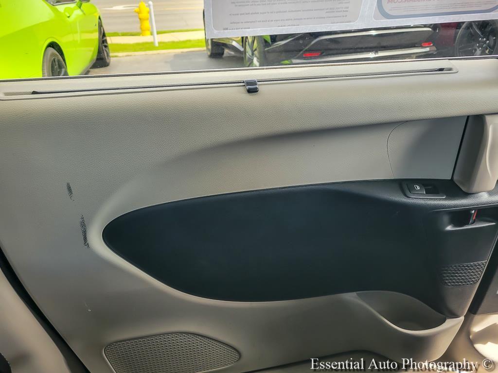 used 2023 Chrysler Pacifica car, priced at $24,976