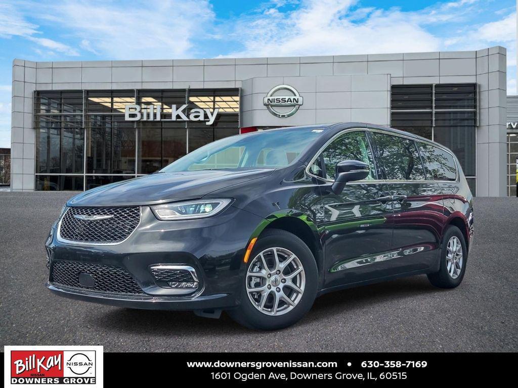 used 2023 Chrysler Pacifica car, priced at $24,976
