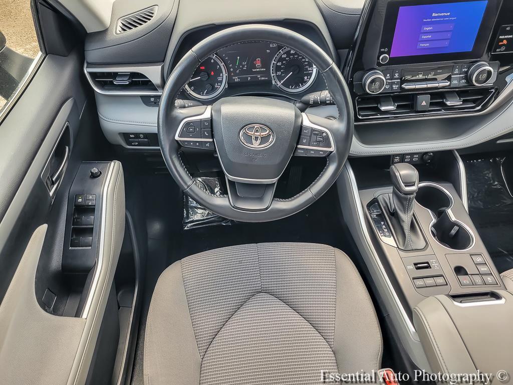 used 2023 Toyota Highlander car, priced at $30,889