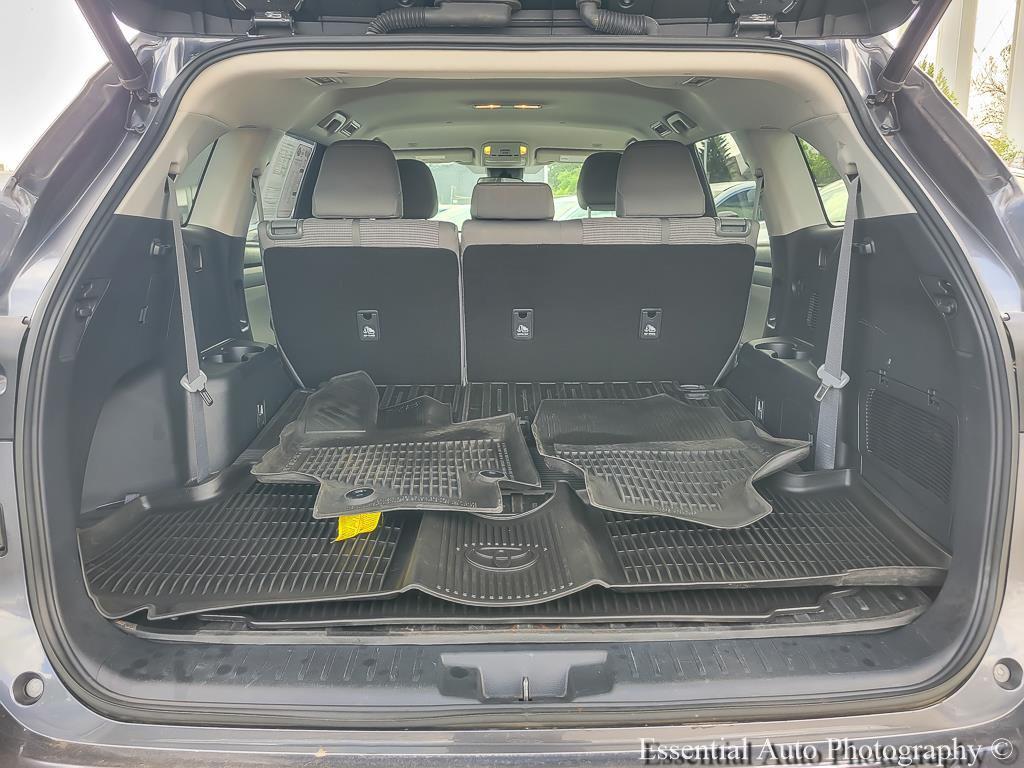 used 2023 Toyota Highlander car, priced at $30,889