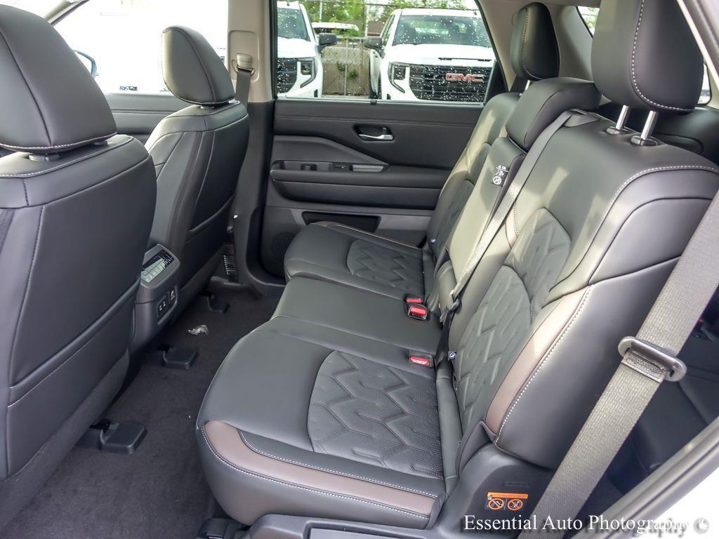 new 2026 Nissan Pathfinder car, priced at $48,702