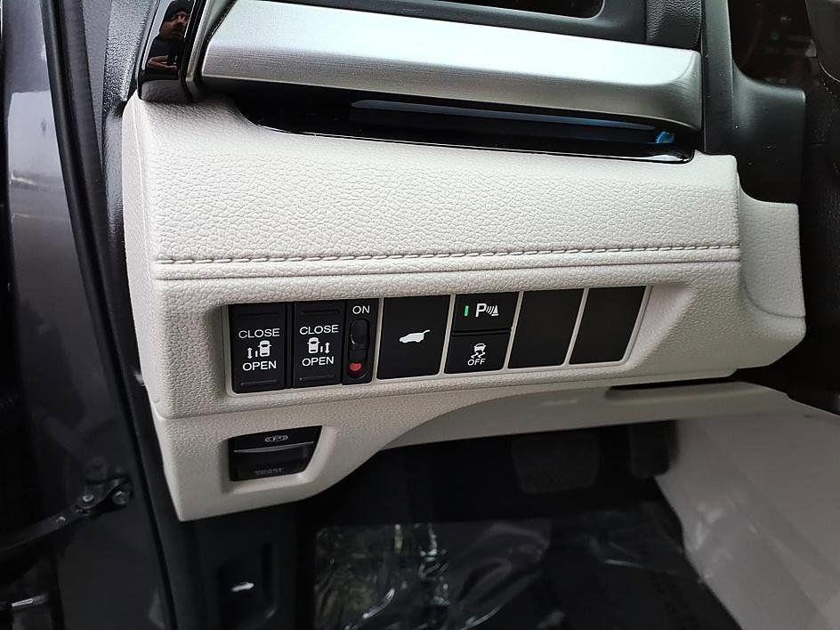 used 2026 Honda Odyssey car, priced at $42,528