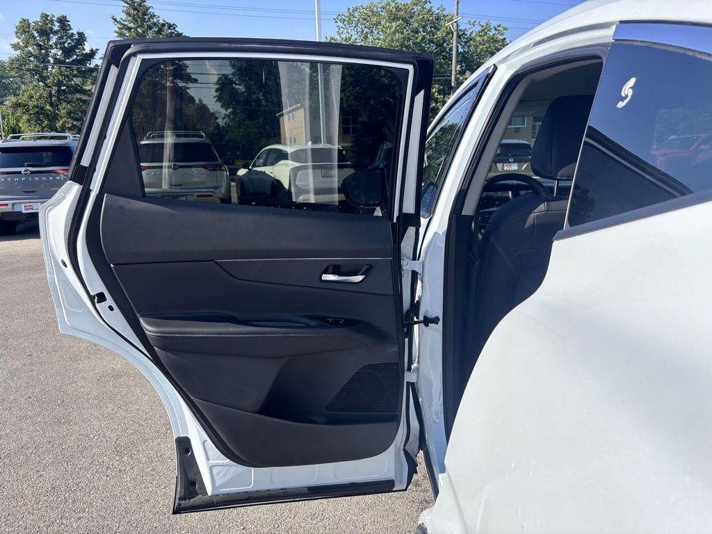 new 2025 Nissan Murano car, priced at $32,540