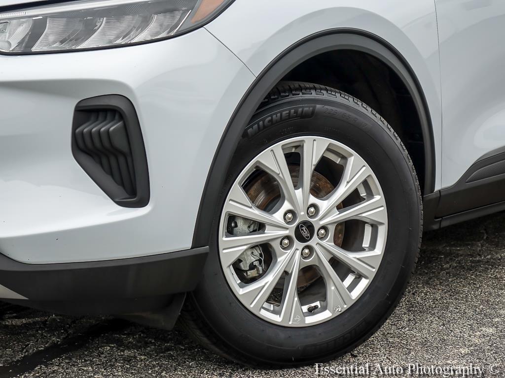used 2025 Ford Escape car, priced at $21,011