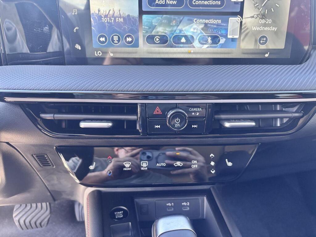 new 2025 Nissan Kicks car, priced at $26,617