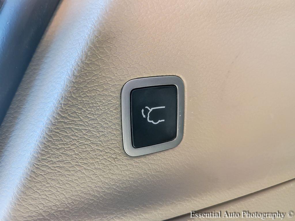 used 2024 Chrysler Pacifica Hybrid car, priced at $26,999