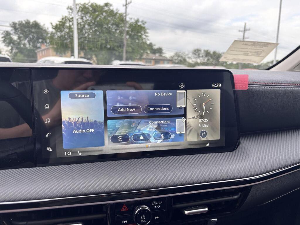 new 2025 Nissan Kicks car, priced at $27,141