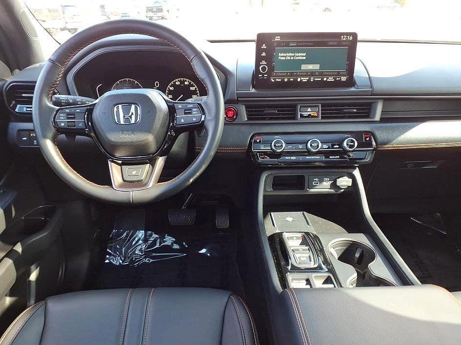 used 2025 Honda Pilot car, priced at $45,407