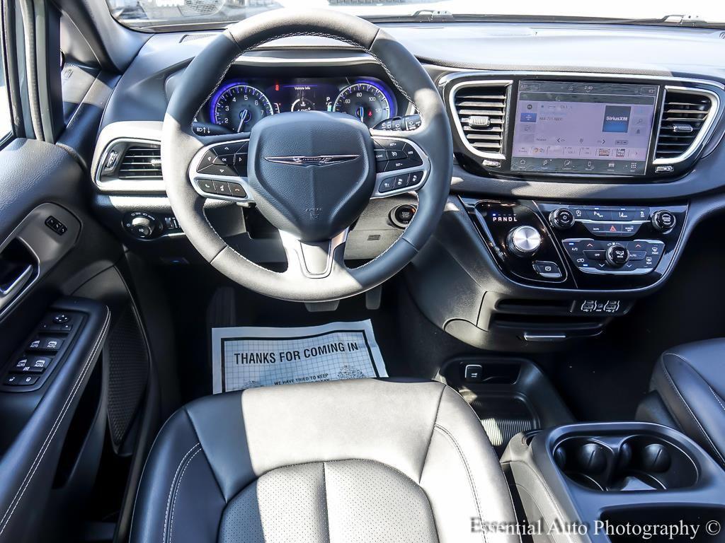 used 2025 Chrysler Pacifica car, priced at $30,227