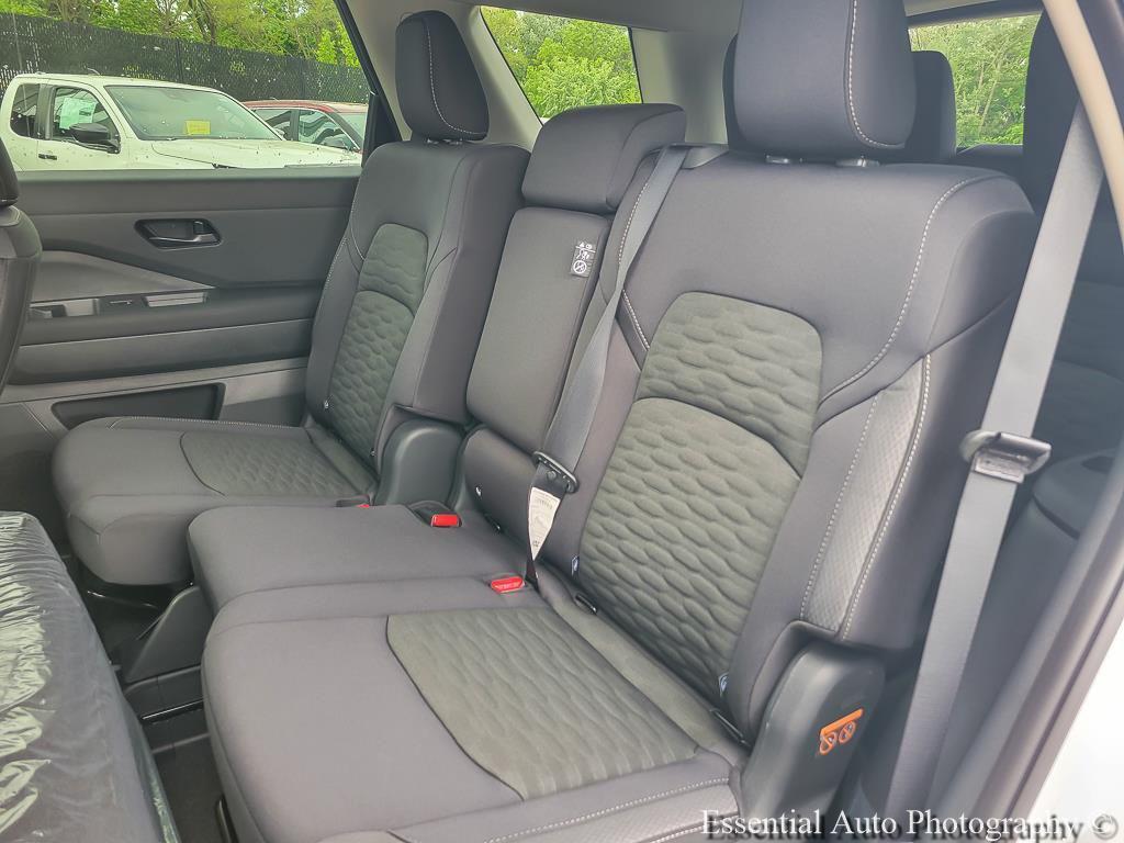 new 2026 Nissan Pathfinder car, priced at $38,938