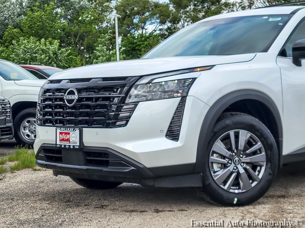 new 2026 Nissan Pathfinder car, priced at $38,938