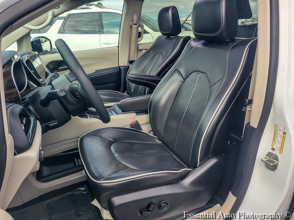 used 2023 Chrysler Pacifica Hybrid car, priced at $27,797