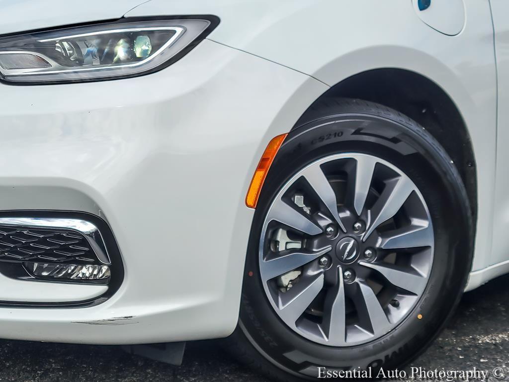 used 2023 Chrysler Pacifica Hybrid car, priced at $27,797