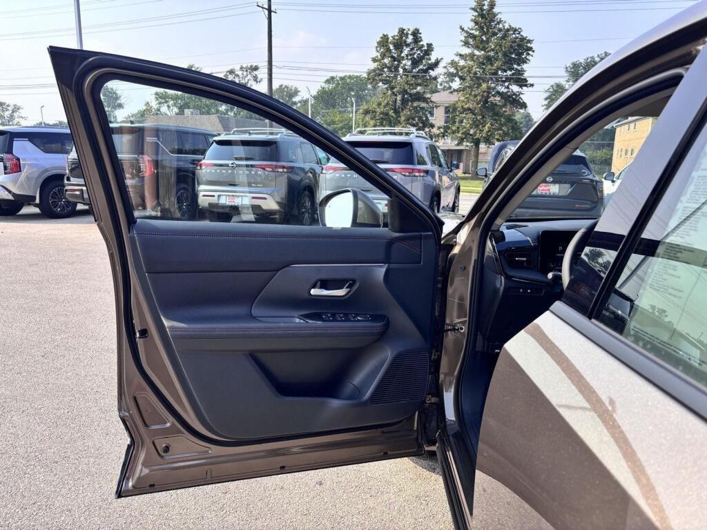 new 2025 Nissan Kicks car, priced at $26,373