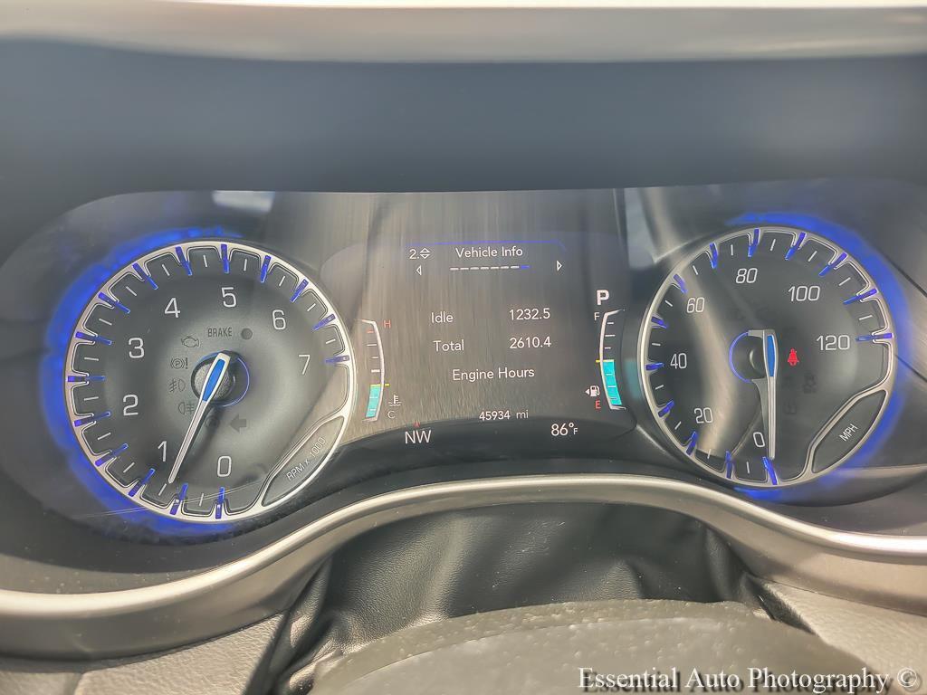 used 2023 Chrysler Pacifica car, priced at $26,284