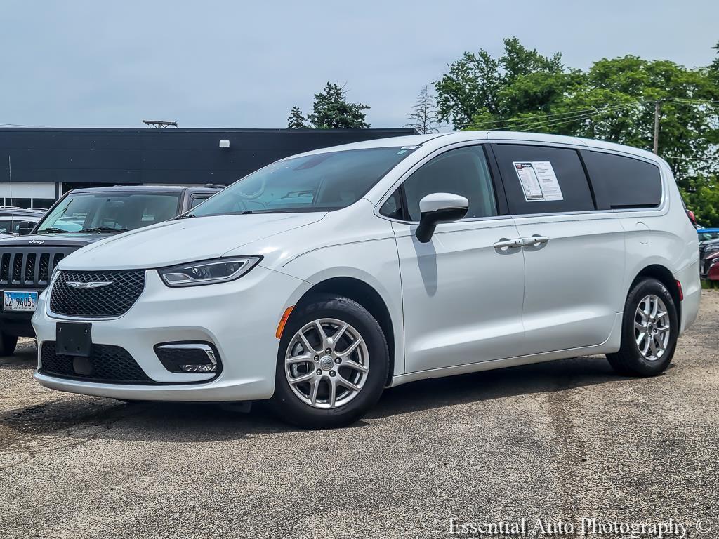 used 2023 Chrysler Pacifica car, priced at $26,284