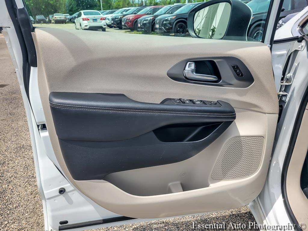 used 2023 Chrysler Pacifica car, priced at $26,284