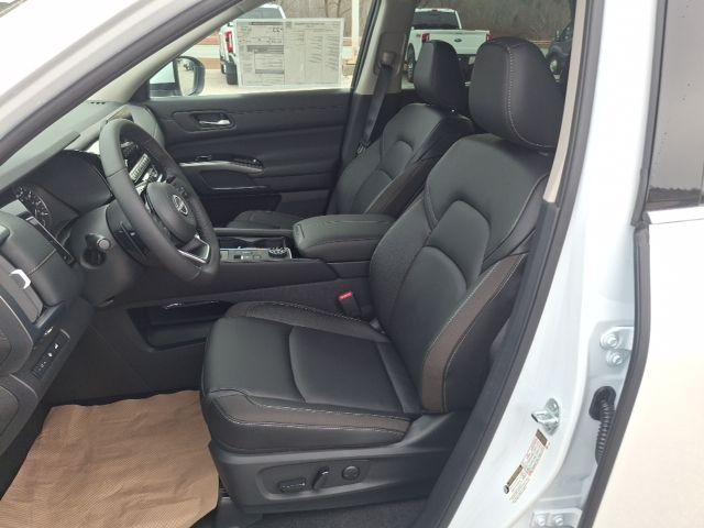 new 2025 Nissan Pathfinder car, priced at $39,106