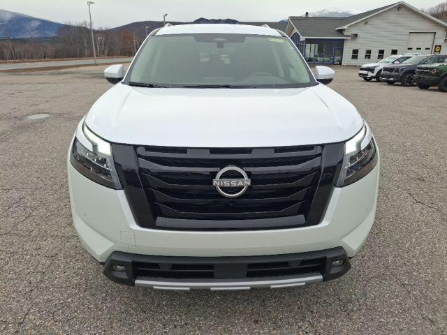 new 2025 Nissan Pathfinder car, priced at $39,106