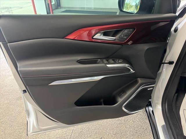 used 2024 Chevrolet Traverse car, priced at $49,988