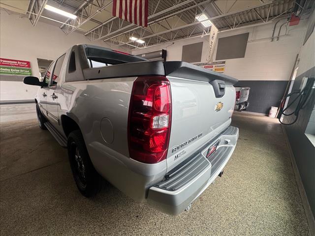 used 2011 Chevrolet Avalanche car