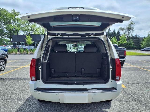 used 2009 Cadillac Escalade car, priced at $14,800
