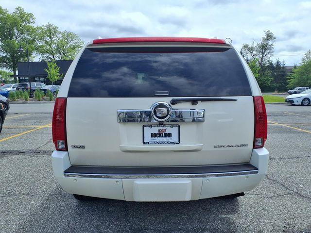 used 2009 Cadillac Escalade car, priced at $14,800