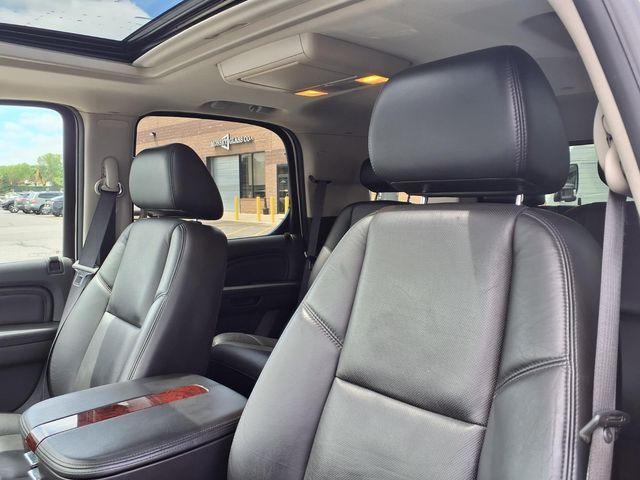 used 2009 Cadillac Escalade car, priced at $14,800