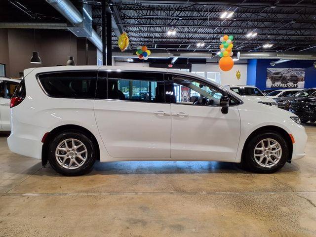 used 2024 Chrysler Pacifica car, priced at $33,326