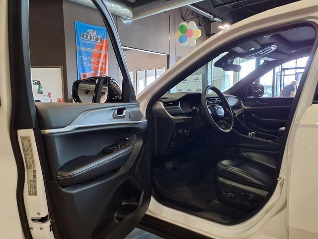 used 2025 Jeep Grand Cherokee L car, priced at $43,315
