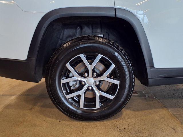 used 2025 Jeep Grand Cherokee L car, priced at $43,315