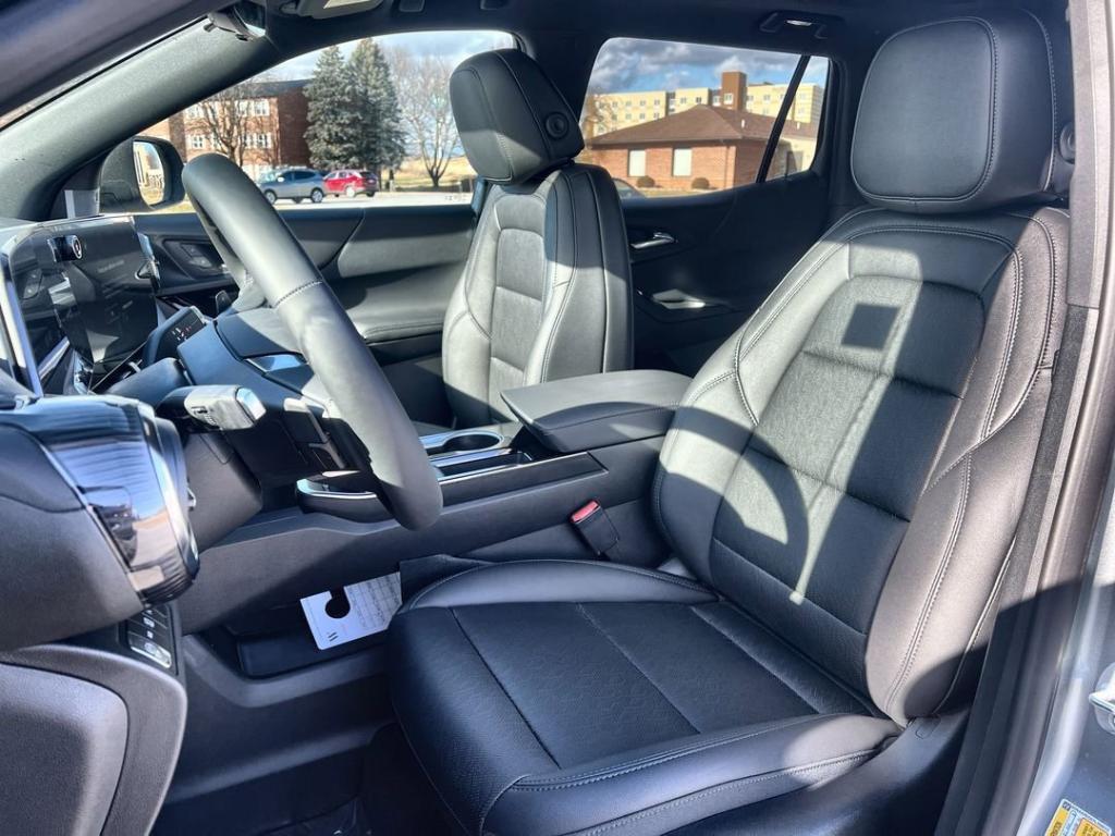 new 2026 Chevrolet Equinox car, priced at $35,175