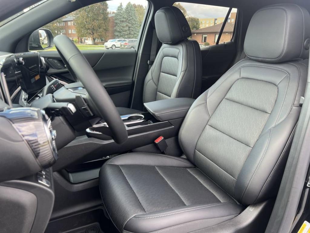 new 2026 Chevrolet Equinox car, priced at $33,755