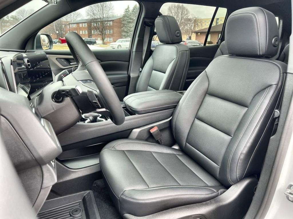 new 2026 Chevrolet Traverse car, priced at $45,760