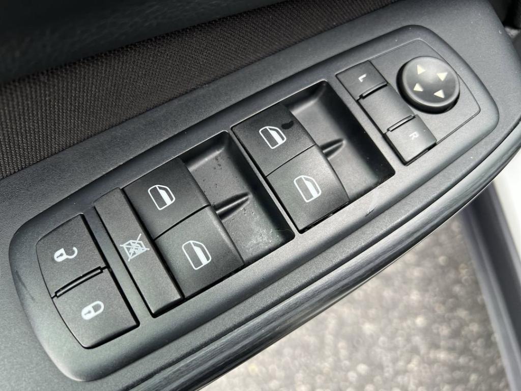 used 2016 Jeep Cherokee car, priced at $11,400