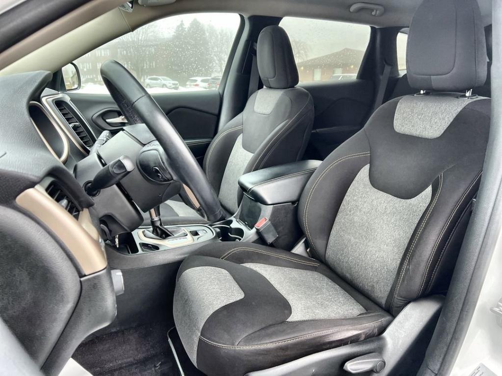 used 2016 Jeep Cherokee car, priced at $11,400