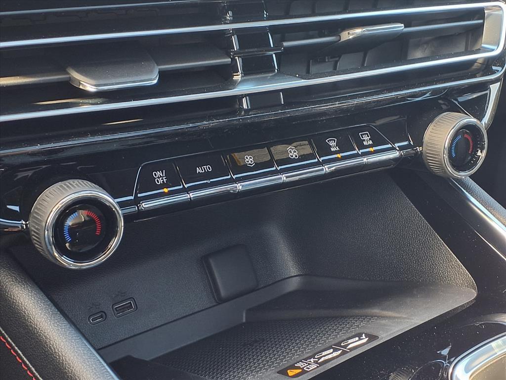 new 2026 Chevrolet Traverse car, priced at $50,701