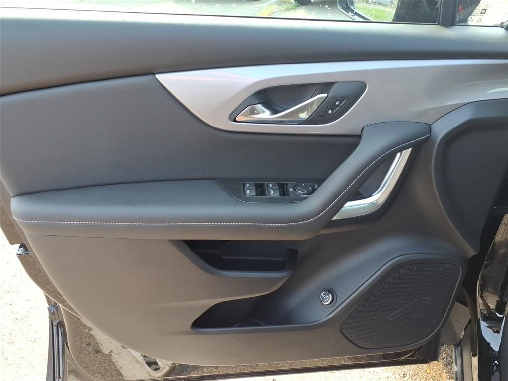 new 2025 Chevrolet Blazer car, priced at $35,980