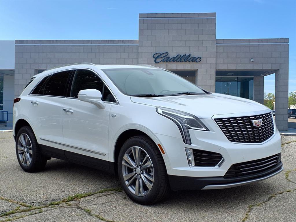 new 2025 Cadillac XT5 car, priced at $50,553