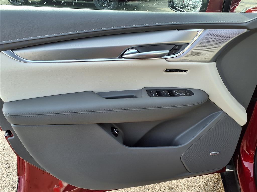 new 2026 Cadillac XT5 car, priced at $56,223