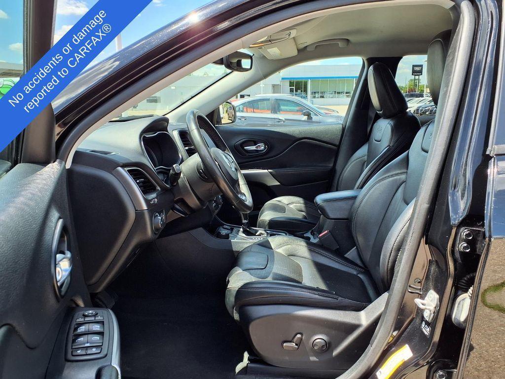 used 2022 Jeep Cherokee car, priced at $13,995