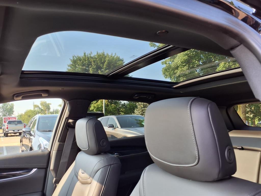 new 2025 Cadillac XT5 car, priced at $50,034