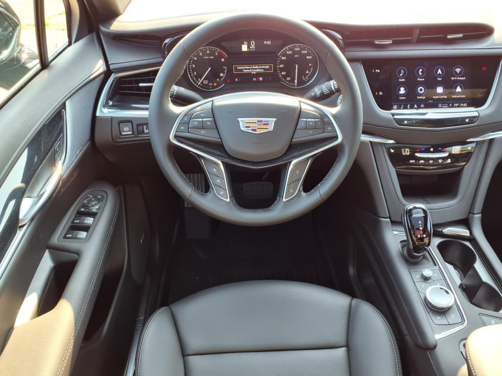 new 2025 Cadillac XT5 car, priced at $50,034